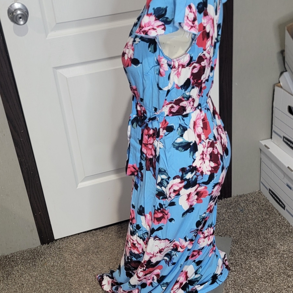Floral Blue Wrap Dress - Picture 10 of 11